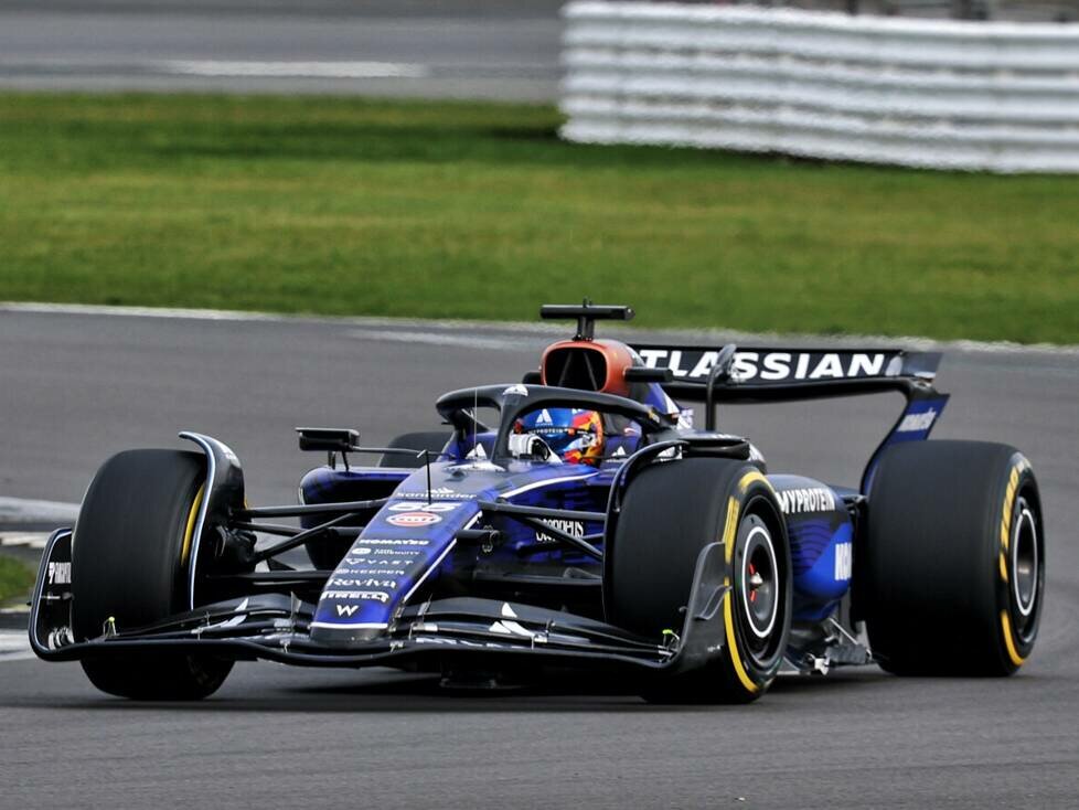 Carlos Sainz beim Shakedown mit dem Williams FW47 in Silverstone 2025