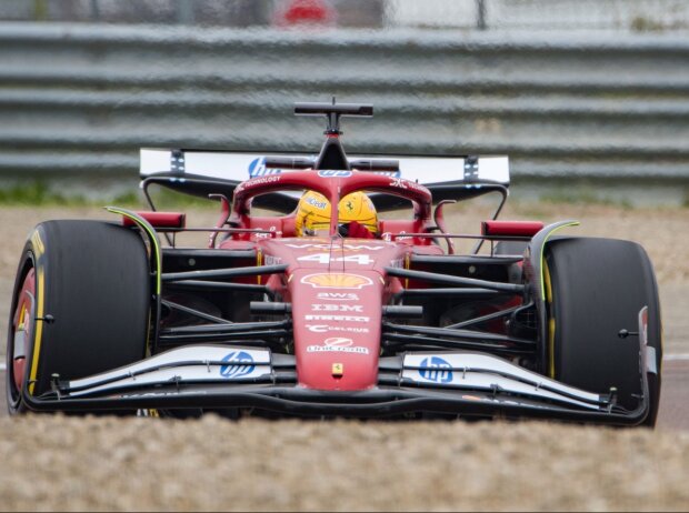 Lewis Hamilton hat seine ersten Meter im neuen Ferrari hinter sich Lewis Hamilton hat seine ersten Meter im neuen Ferrari hinter sich