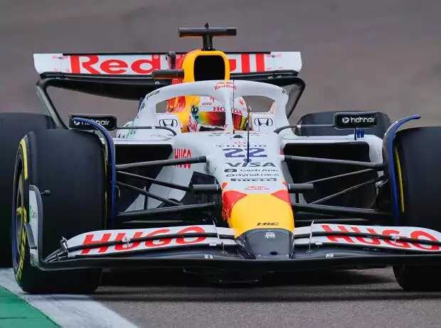 Titel-Bild zur News: Yuki Tsunoda im Racing Bulls VCARB 02 beim Shakedown in Imola 2025