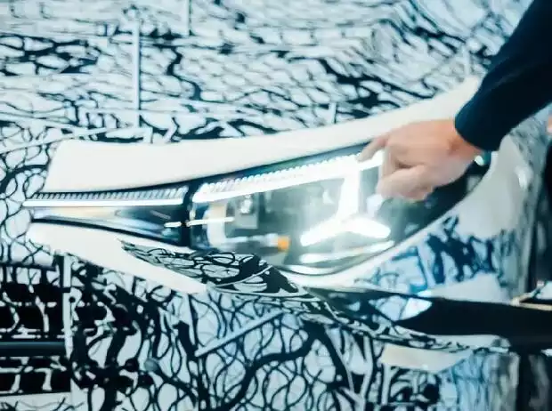 Mercedes CLA (2025) Teaser Titel-Bild zur News: Mercedes CLA (2025) Teaser