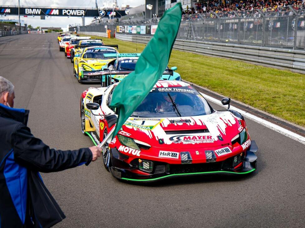 Start zum Top-Qualifying der 24h Nürburgring (Symbolbild)