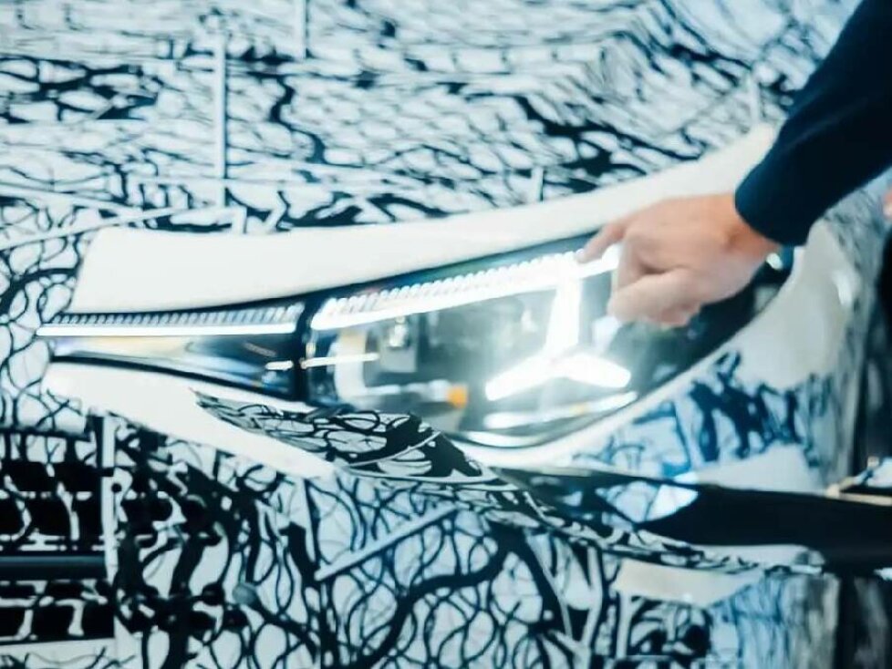 Mercedes CLA (2025) Teaser