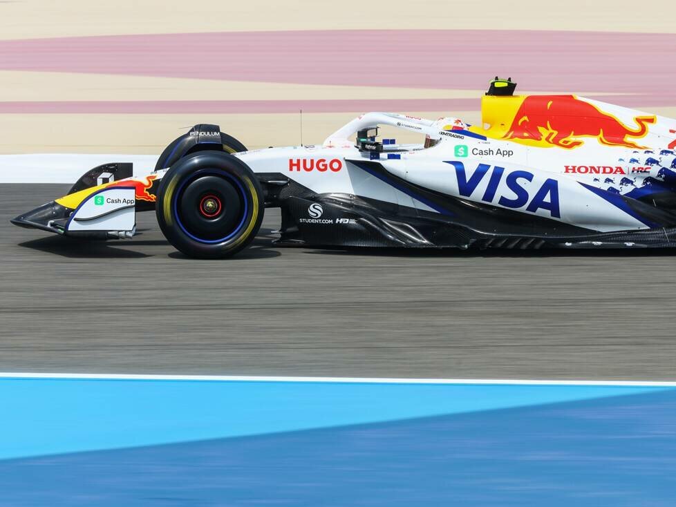 Yuki Tsunoda im Racing Bulls VCARB 02 beim Formel-1-Wintertest 2025 in Bahrain