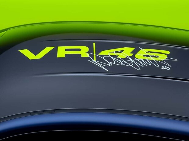 BMW M4 CS Edition VR46 (2025) BMW M4 CS Edition VR46 (2025)