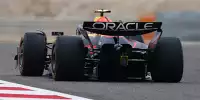 Liam Lawson (Red Bull RB21) vor Lewis Hamilton (Ferrari SF-25) bei Formel-1-Testfahrten in Bahrain 2025