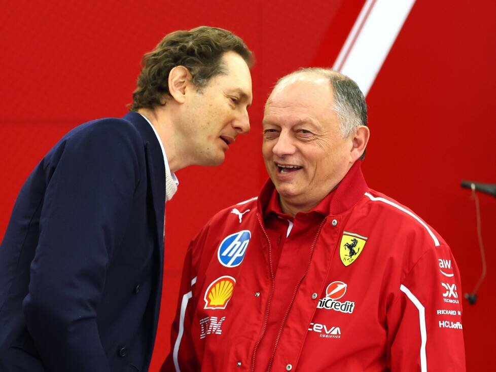 John Elkann und Frederic Vasseur (Ferrari)