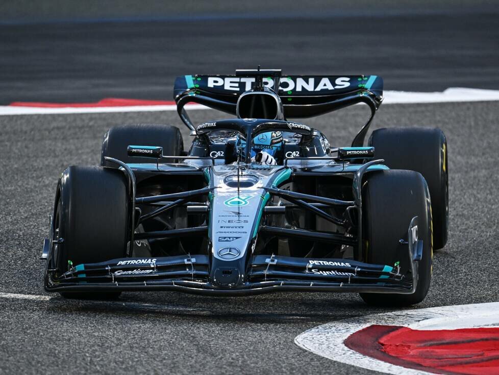 George Russell (Mercedes W16) beim Formel-1-Test in Bahrain 2025