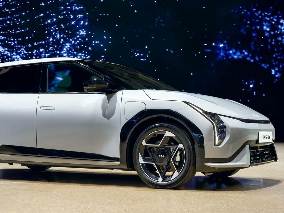 Kia EV Day 2025: EV4 Schrägheckmodell GT-Line