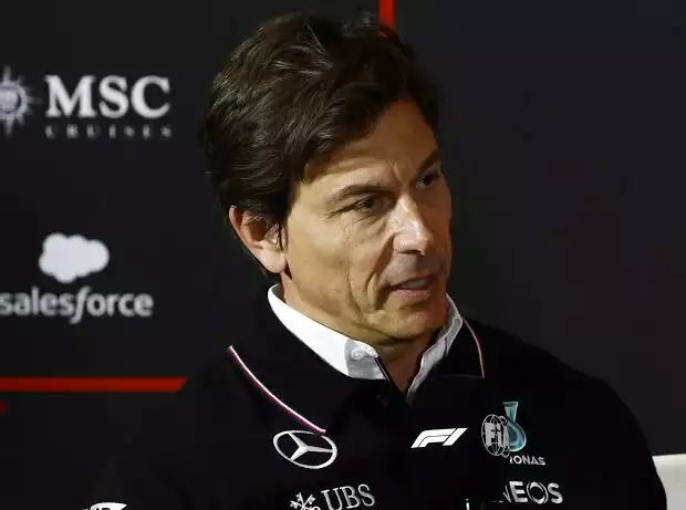 Toto Wolff bei einer Formel-1-Pressekonferenz Titel-Bild zur News: Toto Wolff bei einer Formel-1-Pressekonferenz