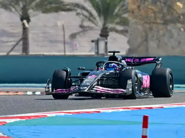 Titel-Bild zur News: Paul Aron (Alpine) bei Formel-1-Testfahrten in Bahrain 2025