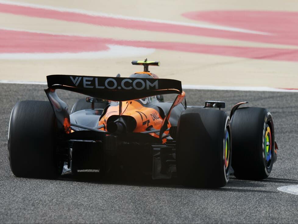 Lando Norris (McLaren MCL39) bei den Formel-1-Testfahrten in Bahrain 2025
