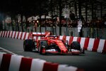 Charles Leclerc bei einem Ferrari-Event in Mailand