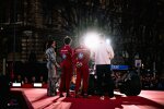 Lewis Hamilton und Charles Leclerc bei einem Ferrari-Event in Mailand