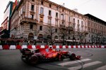 Lewis Hamilton bei einem Ferrari-Event in Mailand