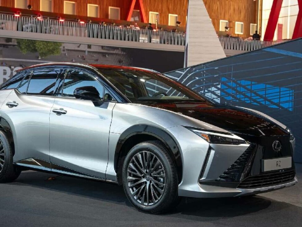 Lexus RZ