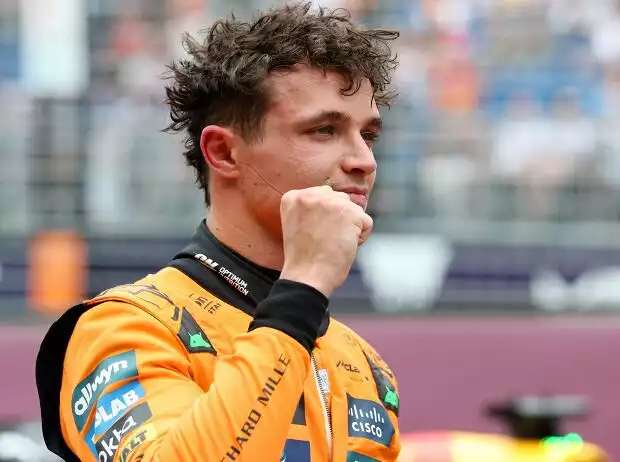 Lando Norris (McLaren) feiert die Pole beim Formel-1-Rennen in Melbourne 2025 Titel-Bild zur News: Lando Norris (McLaren) feiert die Pole beim Formel-1-Rennen in Melbourne 2025