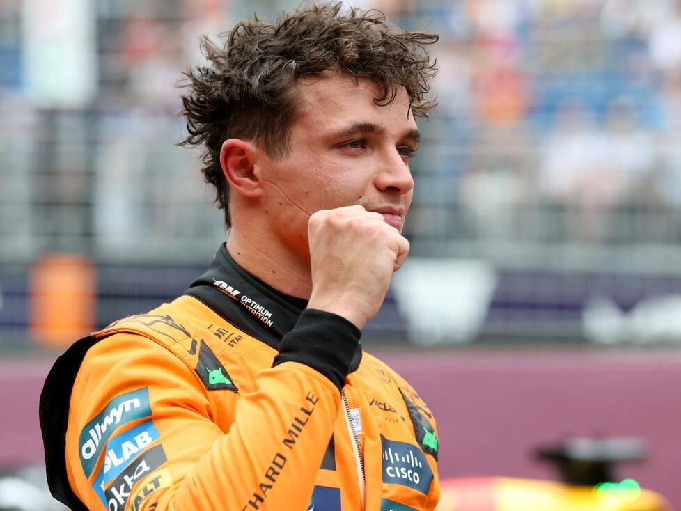 Lando Norris (McLaren) feiert die Pole beim Formel-1-Rennen in Melbourne 2025