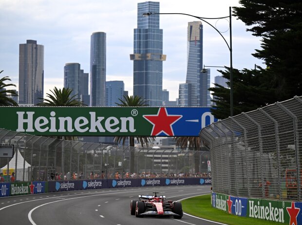Hinter den Erwartungen: Ferrari landet im Melbourne-Quali nur in Reihe vier Hinter den Erwartungen: Ferrari landet im Melbourne-Quali nur in Reihe vier