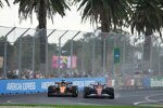 Lewis Hamilton (Ferrari) und Oscar Piastri (McLaren) 