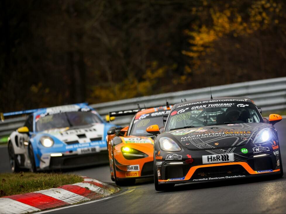 Rennfahrzeuge der NLS auf der Nürburgring-Nordschleife