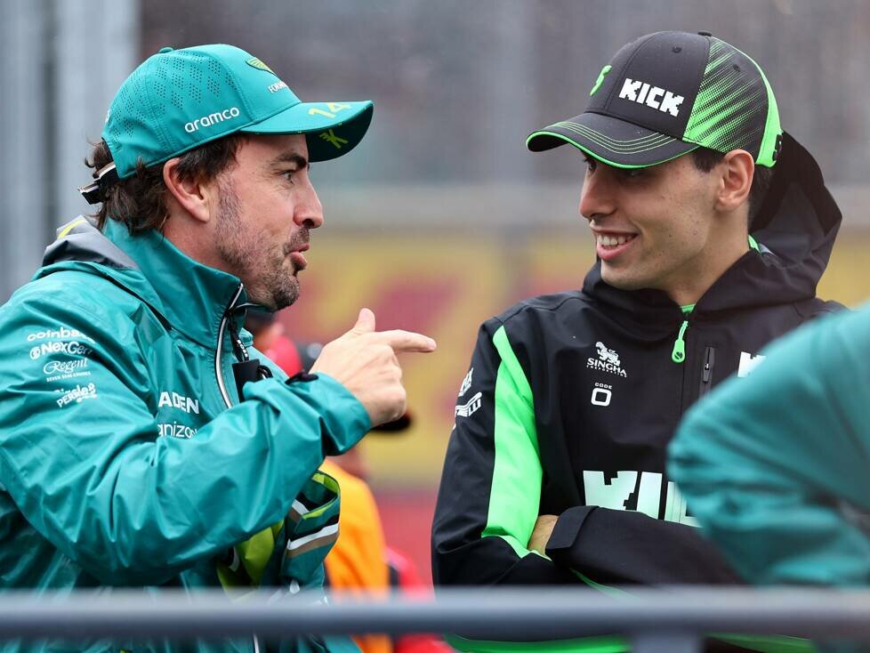 Fernando Alonso mit Gabriel Bortoleto
