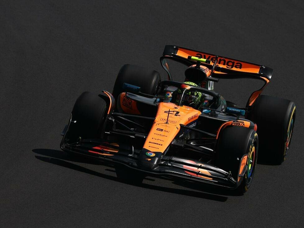 Lando Norris im McLaren MCL39 in Shanghai 2025