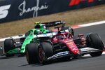 Charles Leclerc (Ferrari) und Gabriel Bortoleto (Sauber) 