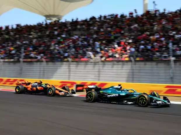 Lance Stroll (Aston Martin AMR25) vor Lando Norris (McLaren MCL39) beim Formel-1-Sprint in China 2025 Titel-Bild zur News: Lance Stroll (Aston Martin AMR25) vor Lando Norris (McLaren MCL39) beim Formel-1-Sprint in China 2025