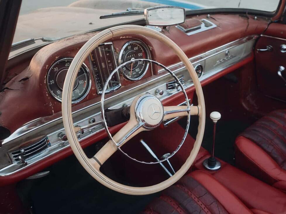 Cockpit des Mercedes 300 SL