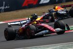 Lewis Hamilton (Ferrari) und Max Verstappen (Red Bull) 