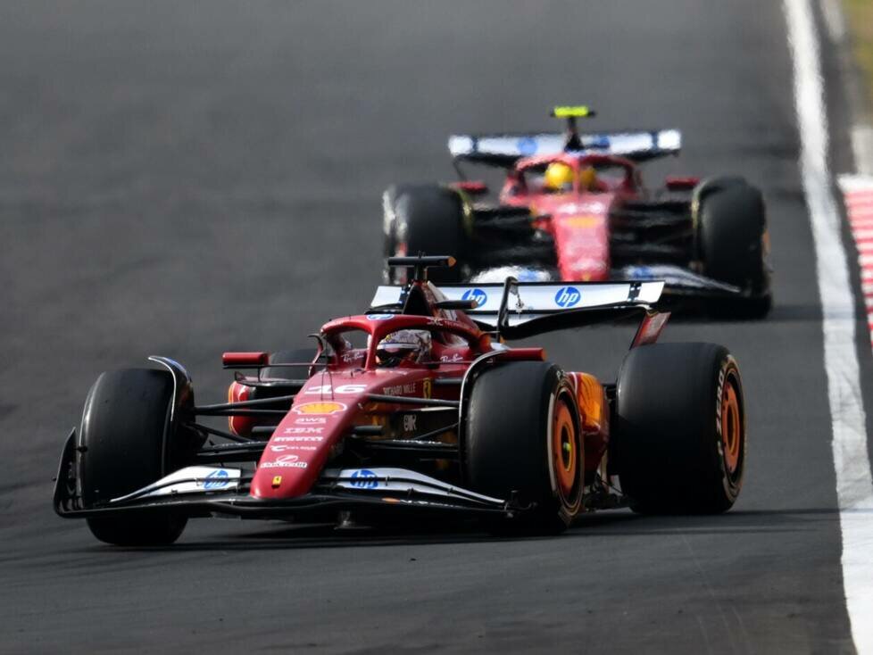 Charles Leclerc vor Lewis Hamilton (Ferrari SF-25) beim Formel-1-Rennen in China 2025