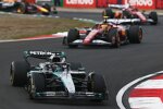 George Russell (Mercedes), Lewis Hamilton (Ferrari) und Charles Leclerc (Ferrari) 