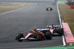 Lewis Hamilton (Ferrari) und Charles Leclerc (Ferrari) 