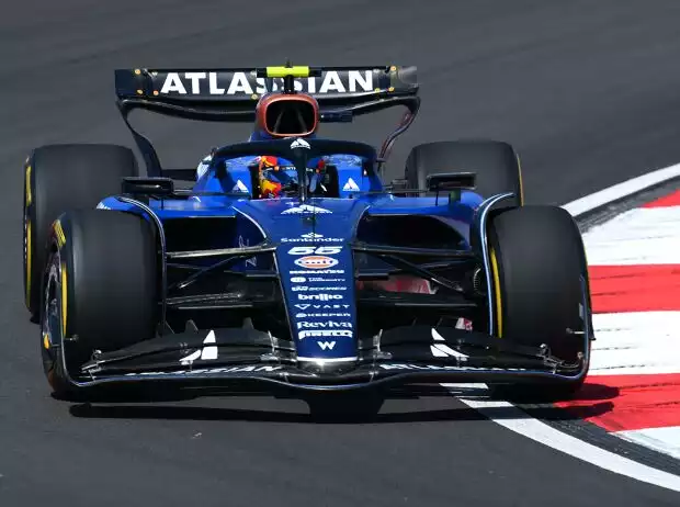 Carlos Sainz im Williams FW47 beim China-Grand-Prix 2025 Titel-Bild zur News: Carlos Sainz im Williams FW47 beim China-Grand-Prix 2025