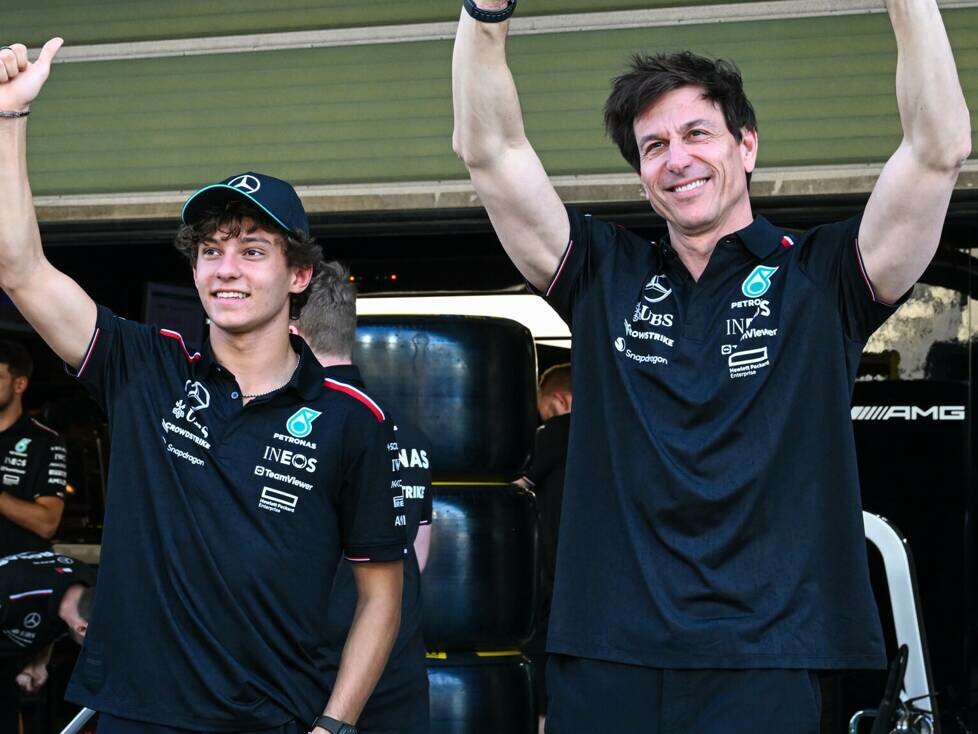 Kimi Antonelli und Mercedes-Teamchef Toto Wolff
