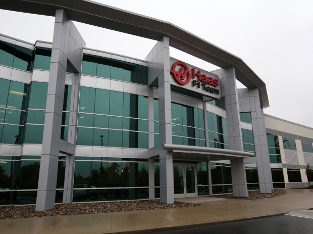 Nicht nur in Kannapolis hat Haas einen Standort, auch im britischen Banbury Nicht nur in Kannapolis hat Haas einen Standort, auch im britischen Banbury