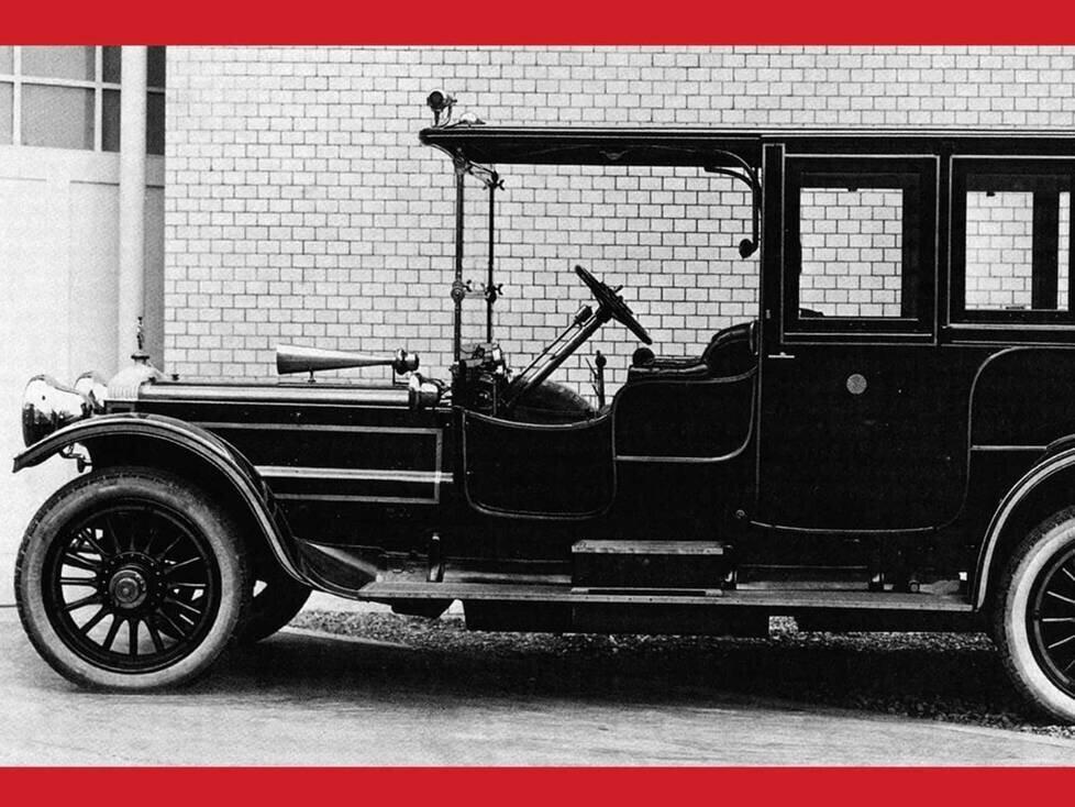 Daimler 57HP (1912) - das erste Auto in der japanischen kaiserlichen Garage