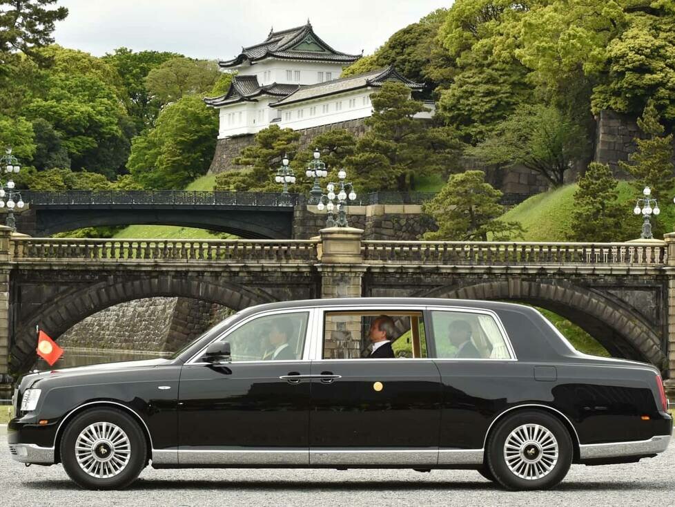 Century Royal Imperial-1, mit dem Kaiser an Bord