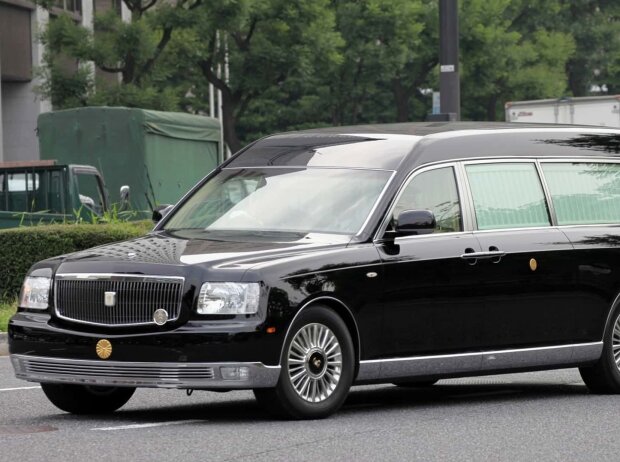 Der Century Royal Imperial-2 für kaiserliche Begräbnisse Der Century Royal Imperial-2 für kaiserliche Begräbnisse