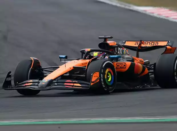McLaren-Fahrer Oscar Piastri auf dem Weg zum Sieg in China 2025 Titel-Bild zur News: McLaren-Fahrer Oscar Piastri auf dem Weg zum Sieg in China 2025