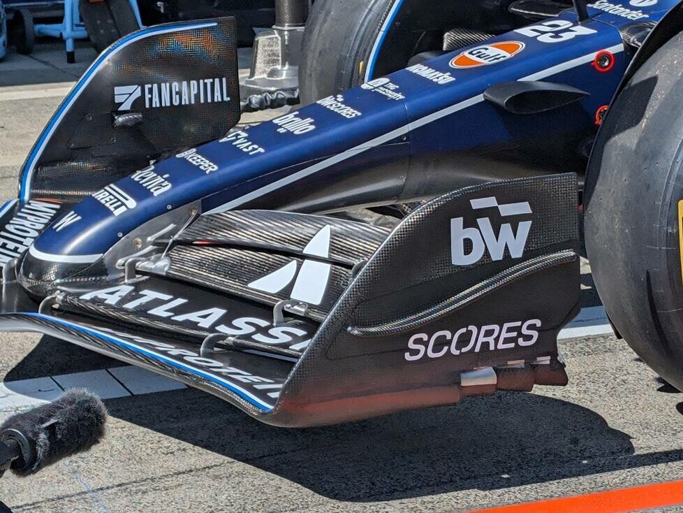 Williams-Frontflügel mit modifizierter Endplatte in Suzuka 2025