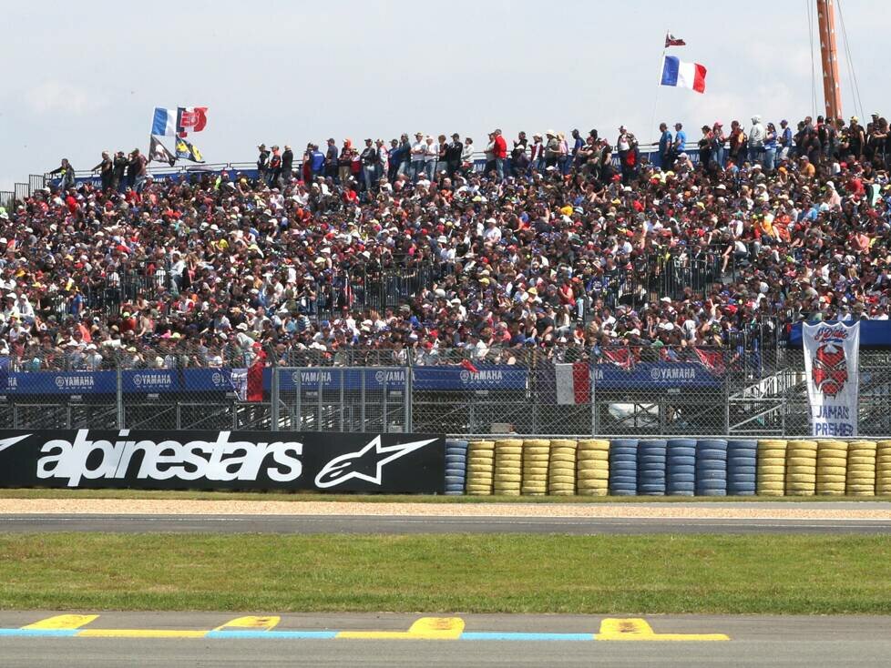 Fans in Le Mans