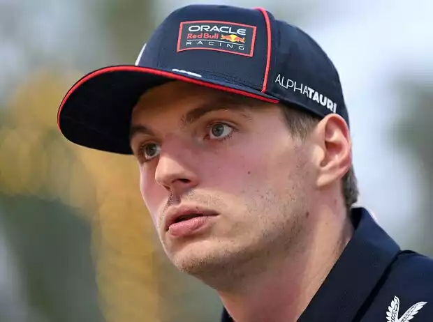 Max Verstappen (Red Bull) vor dem Formel-1-Rennen in Bahrain 2025 Titel-Bild zur News: Max Verstappen (Red Bull) vor dem Formel-1-Rennen in Bahrain 2025
