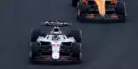 Max Verstappen (Red Bull RB21) vor Lando Norris (McLaren MCL39) beim Formel-1-Rennen in Japan 2025