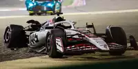 Esteban Ocon (Haas-VF-25) verunfallt beim Qualifying zum Formel-1-Rennen in Bahrain
