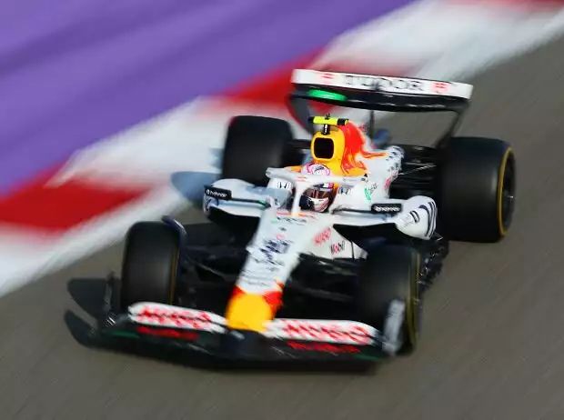 Liam Lawson (Racing Bulls VCARB 02) beim Formel-1-Rennenin Bahrain 2025 Titel-Bild zur News: Liam Lawson (Racing Bulls VCARB 02) beim Formel-1-Rennenin Bahrain 2025
