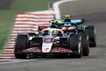 Oliver Bearman (Haas) und Fernando Alonso (Aston Martin) 