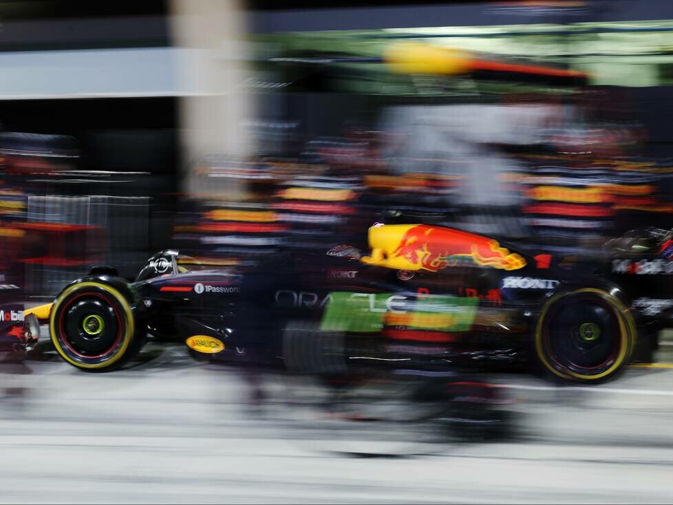 Max Verstappen (Red Bull RB21) beim Formel-1-Rennen in Bahrain 2025