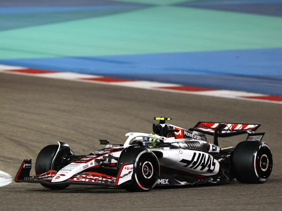 Oliver Bearman (Haas VF-25) beim Formel-1-Rennen in Bahrain 2025
