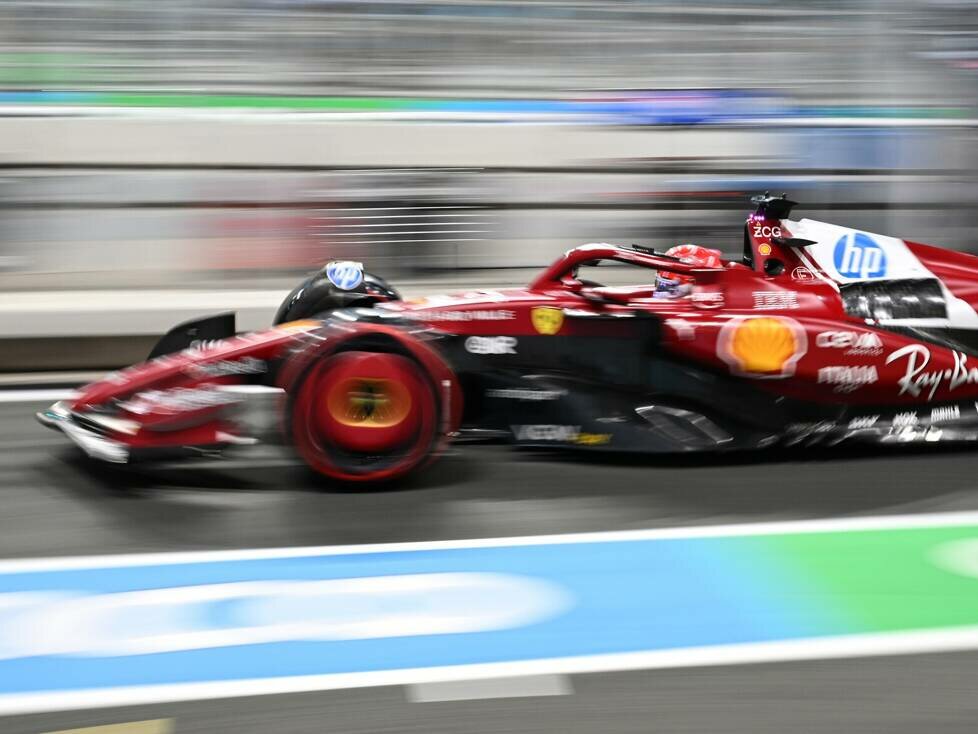 Charles Leclerc im Ferrari SF-25 beim Formel-1-Rennen in Dschidda
